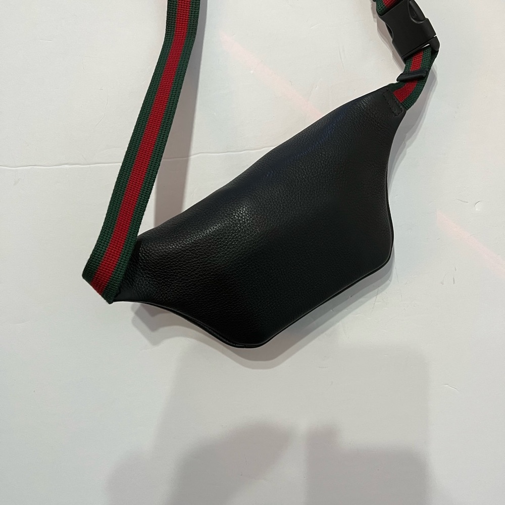 ❌SOLD❌NWT & dustbag Gucci waist bag - Picture 3 of 3